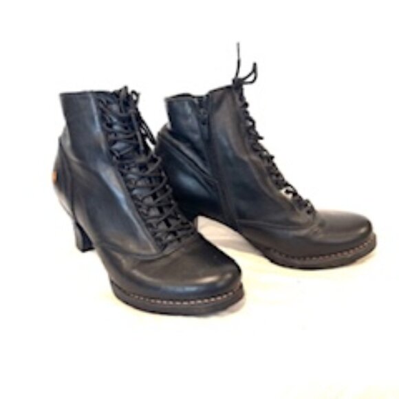ART Company Black Low-heeled Ankle boots - Picture 1 of 4